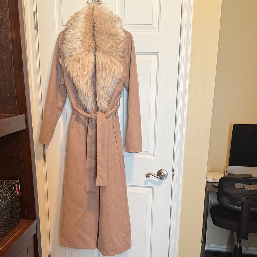 Vici beige/faded pink Trench Coat with Faux Fur Collar